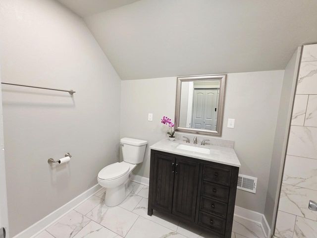 3512 N 15th STREET, Milwaukee, WI 53206