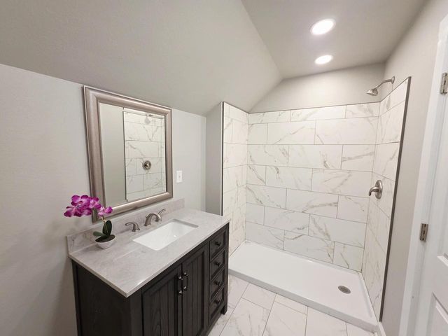 3512 N 15th STREET, Milwaukee, WI 53206