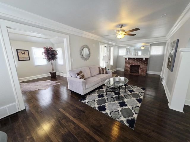 3512 N 15th STREET, Milwaukee, WI 53206