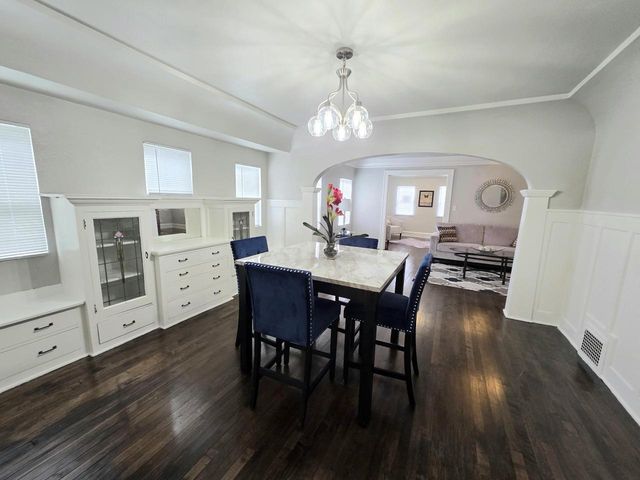 3512 N 15th STREET, Milwaukee, WI 53206