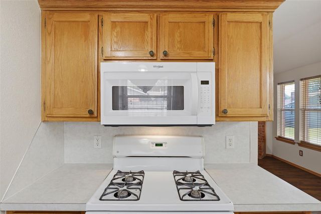 10116 Glascow Drive, Yukon, OK 73099