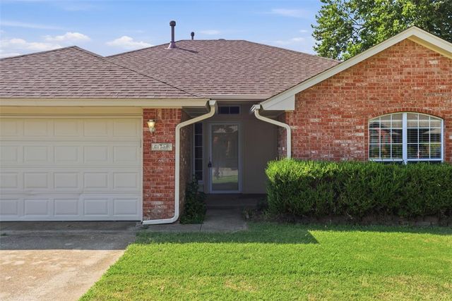 10116 Glascow Drive, Yukon, OK 73099