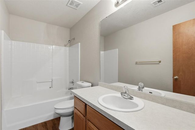 10116 Glascow Drive, Yukon, OK 73099
