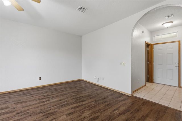 10116 Glascow Drive, Yukon, OK 73099
