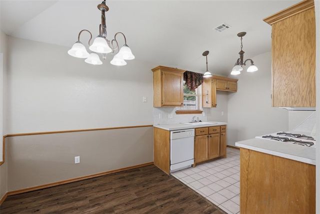 10116 Glascow Drive, Yukon, OK 73099
