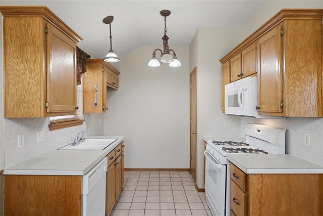 10116 Glascow Drive, Yukon, OK 73099