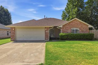 10116 Glascow Drive, Yukon, OK 73099