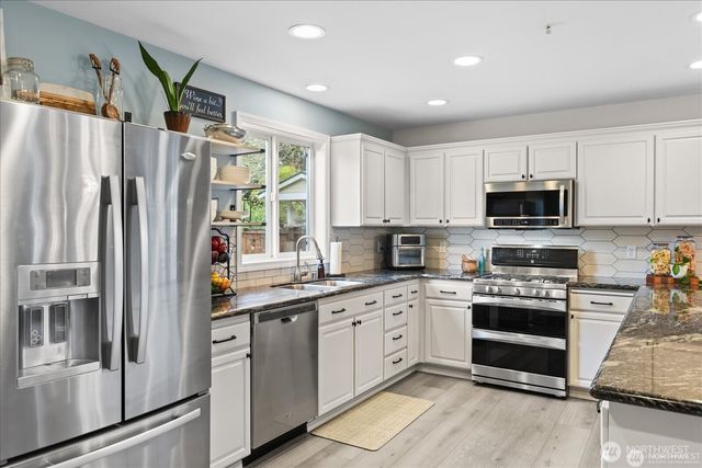 1022 181st Place SW, Lynnwood, WA 98037