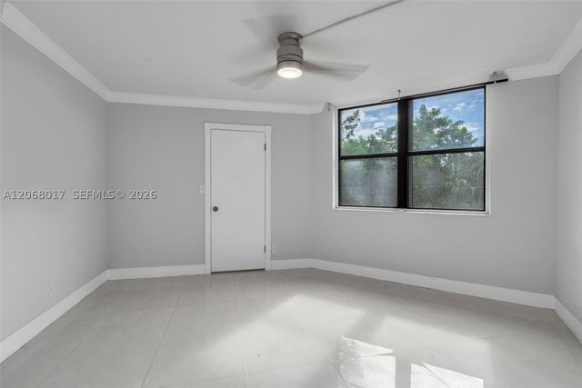213 Lake Pointe Dr 106, Oakland Park, FL 33309