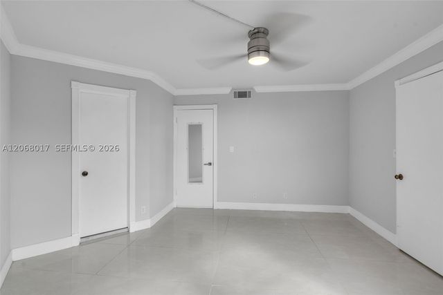 213 Lake Pointe Dr 106, Oakland Park, FL 33309