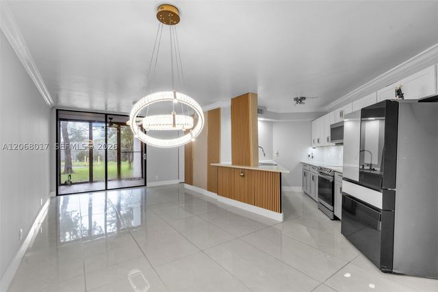 213 Lake Pointe Dr 106, Oakland Park, FL 33309