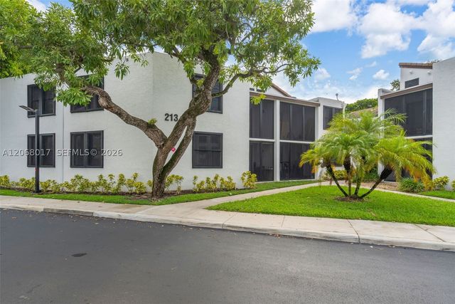 213 Lake Pointe Dr 106, Oakland Park, FL 33309