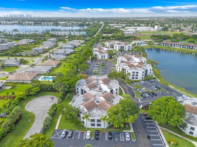 213 Lake Pointe Dr 106, Oakland Park, FL 33309