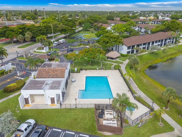 213 Lake Pointe Dr 106, Oakland Park, FL 33309