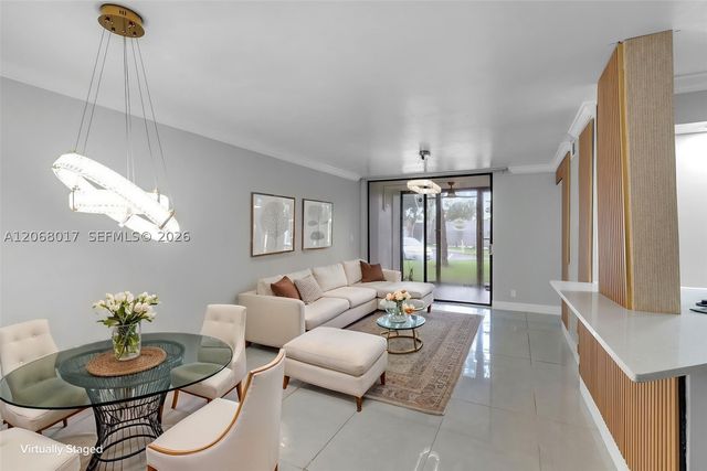 213 Lake Pointe Dr 106, Oakland Park, FL 33309