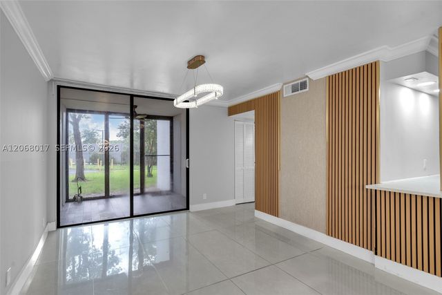 213 Lake Pointe Dr 106, Oakland Park, FL 33309