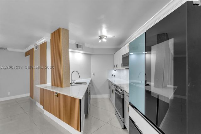 213 Lake Pointe Dr 106, Oakland Park, FL 33309