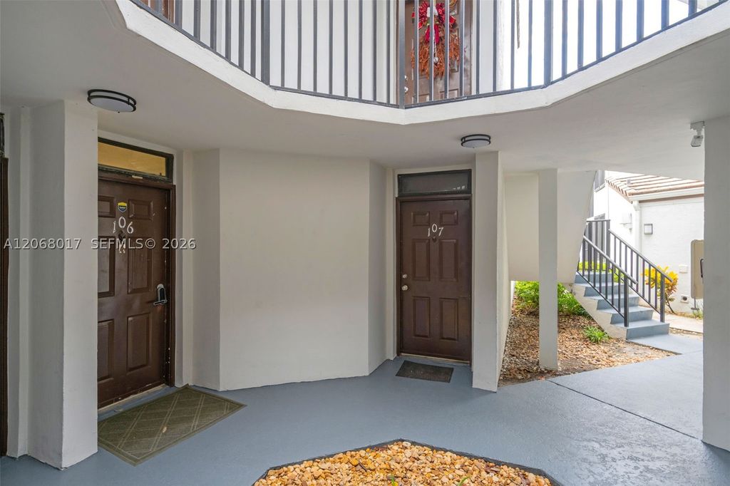 213 Lake Pointe Dr 106, Oakland Park, FL 33309
