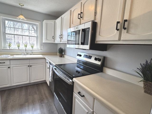 13 Sugartree Ln Unit G4, Essex Junction, VT 05452