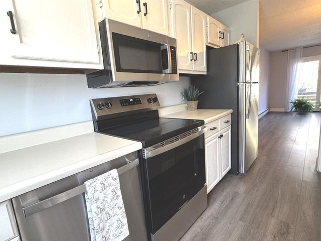 13 Sugartree Ln Unit G4, Essex Junction, VT 05452