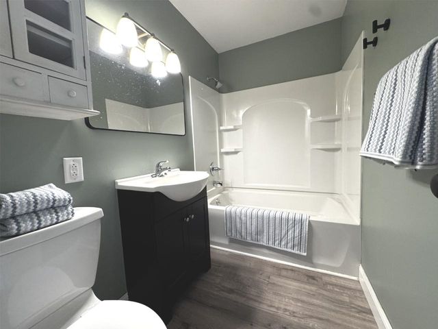13 Sugartree Ln Unit G4, Essex Junction, VT 05452