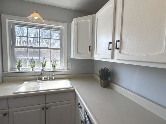 13 Sugartree Ln Unit G4, Essex Junction, VT 05452