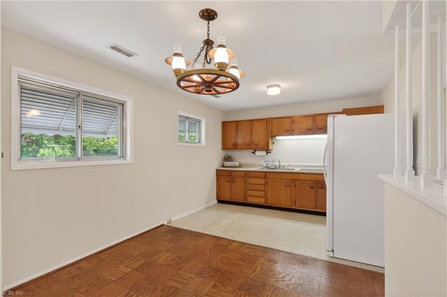 2800 Country Club DR, Suffolk, VA 23435