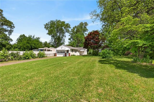 2800 Country Club DR, Suffolk, VA 23435