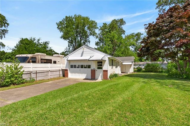 2800 Country Club DR, Suffolk, VA 23435
