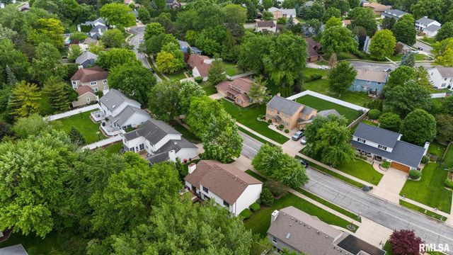 303 W ASPEN Way, Peoria, IL 61614