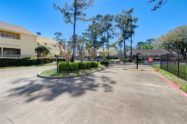 14515 Wunderlich Drive 1602, Houston, TX 77069