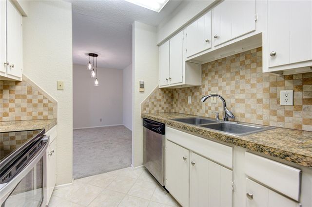 14515 Wunderlich Drive 1602, Houston, TX 77069