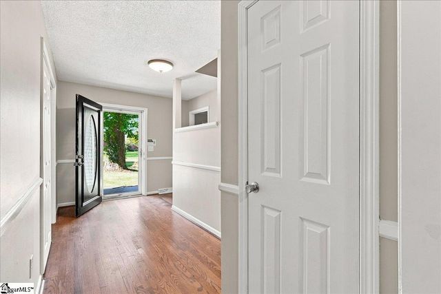 107 Windsor Street, Simpsonville, SC 29681