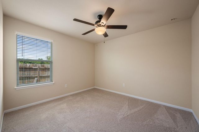 533 Luna Vista DR, Hutto, TX 78634