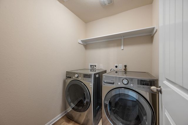 533 Luna Vista DR, Hutto, TX 78634