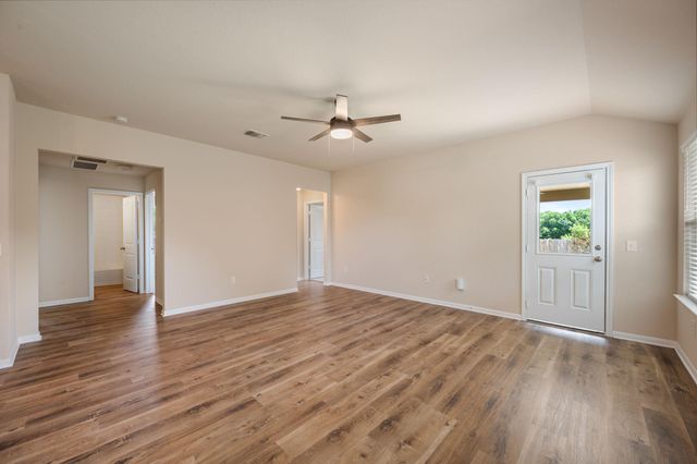 533 Luna Vista DR, Hutto, TX 78634
