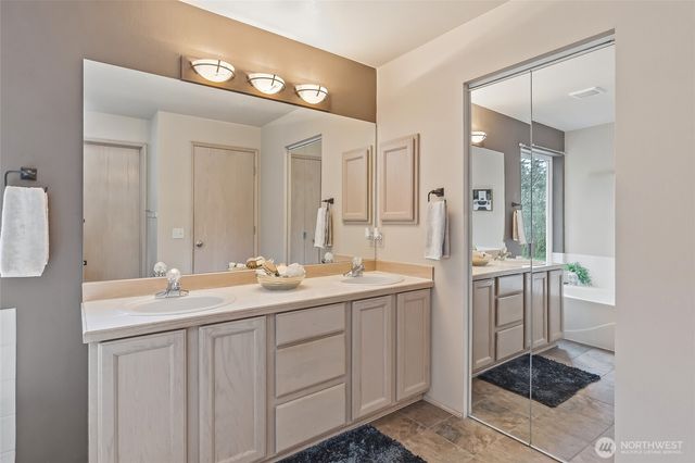 20059 SE 290th Place, Kent, WA 98042