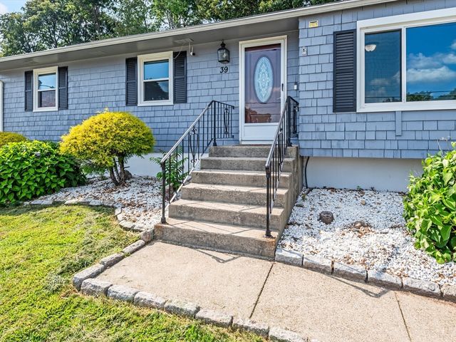 39 Barbara Ave, Auburn, MA 01501
