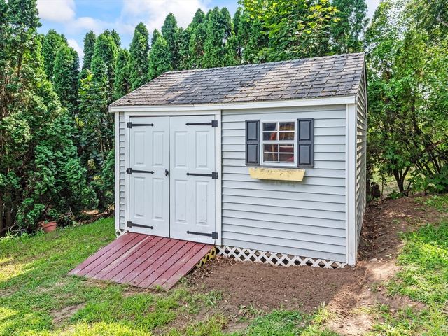 39 Barbara Ave, Auburn, MA 01501
