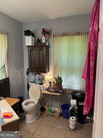 1825 Lyle Avenue, College Park, GA 30337