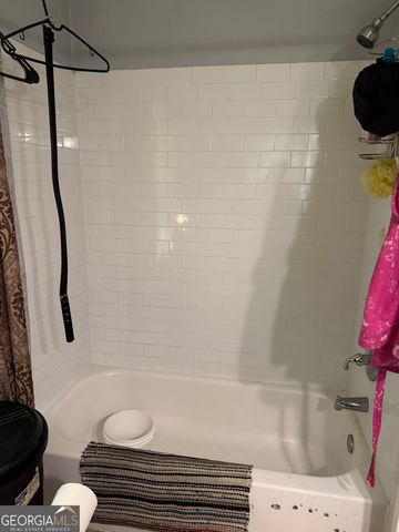 1825 Lyle Avenue, College Park, GA 30337