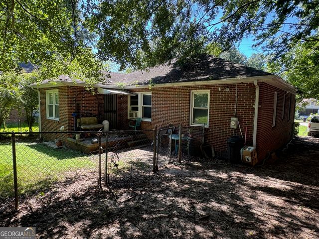 1825 Lyle Avenue, College Park, GA 30337