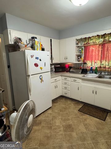 1825 Lyle Avenue, College Park, GA 30337