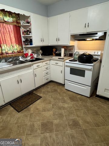 1825 Lyle Avenue, College Park, GA 30337