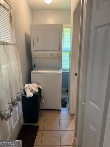 1825 Lyle Avenue, College Park, GA 30337