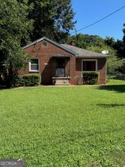 1825 Lyle Avenue, College Park, GA 30337