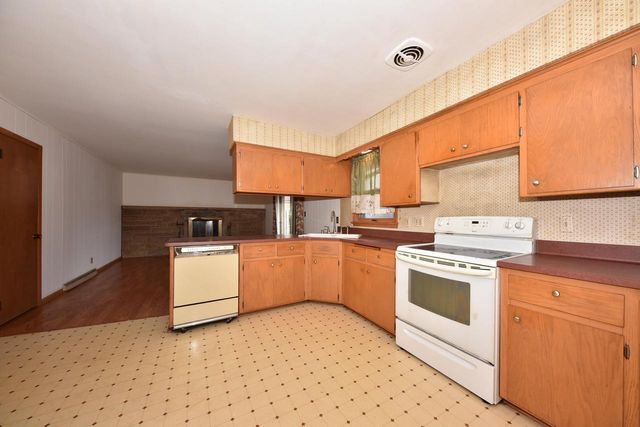 8115 W Acacia STREET, Milwaukee, WI 53223