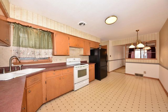 8115 W Acacia STREET, Milwaukee, WI 53223