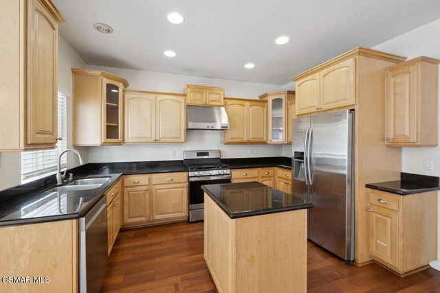 526 Houston Drive, Thousand Oaks, CA 91360