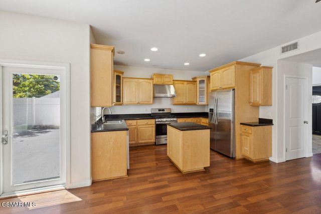 526 Houston Drive, Thousand Oaks, CA 91360